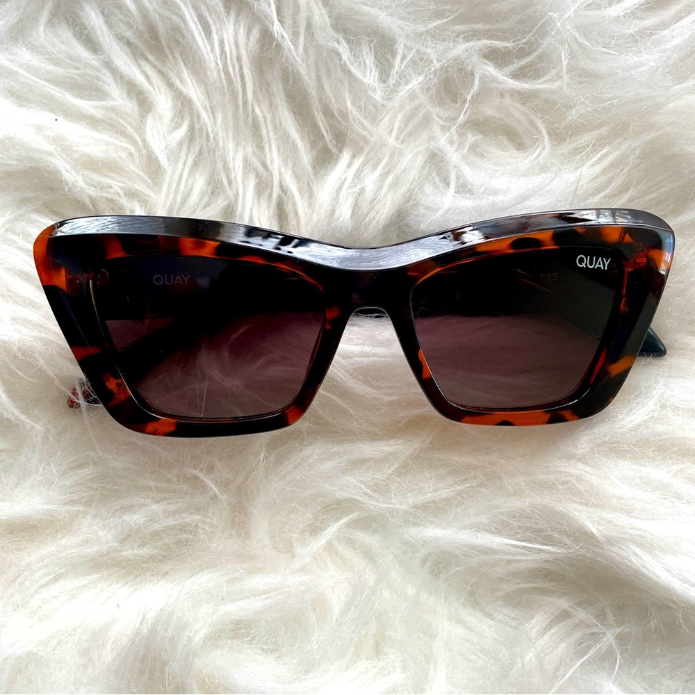 Quay tortoise brown cat eye sunglasses with case